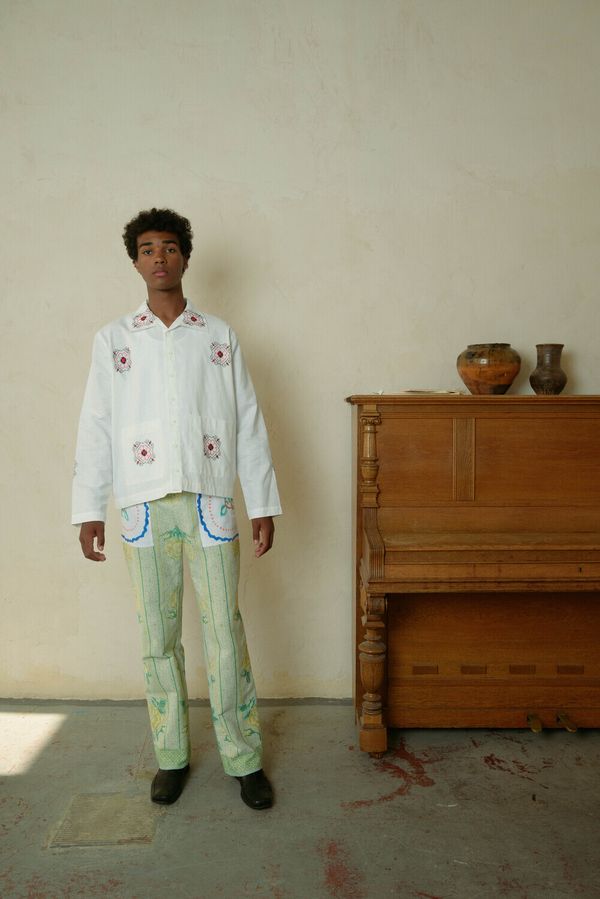 Рубашка с Повторяющейся Вышивкой / Repeating Pattern Long Sleeve белая - фото 3