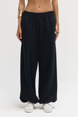 Широкие джоггеры без начеса с утяжкой черного цвета