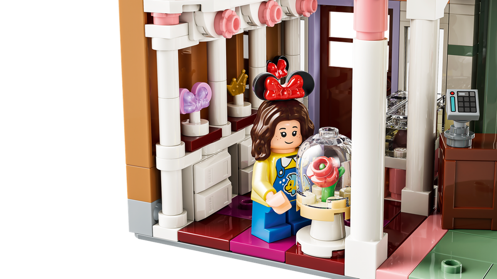 Конструктор LEGO Disney 43302 Main Street, U.S.A.