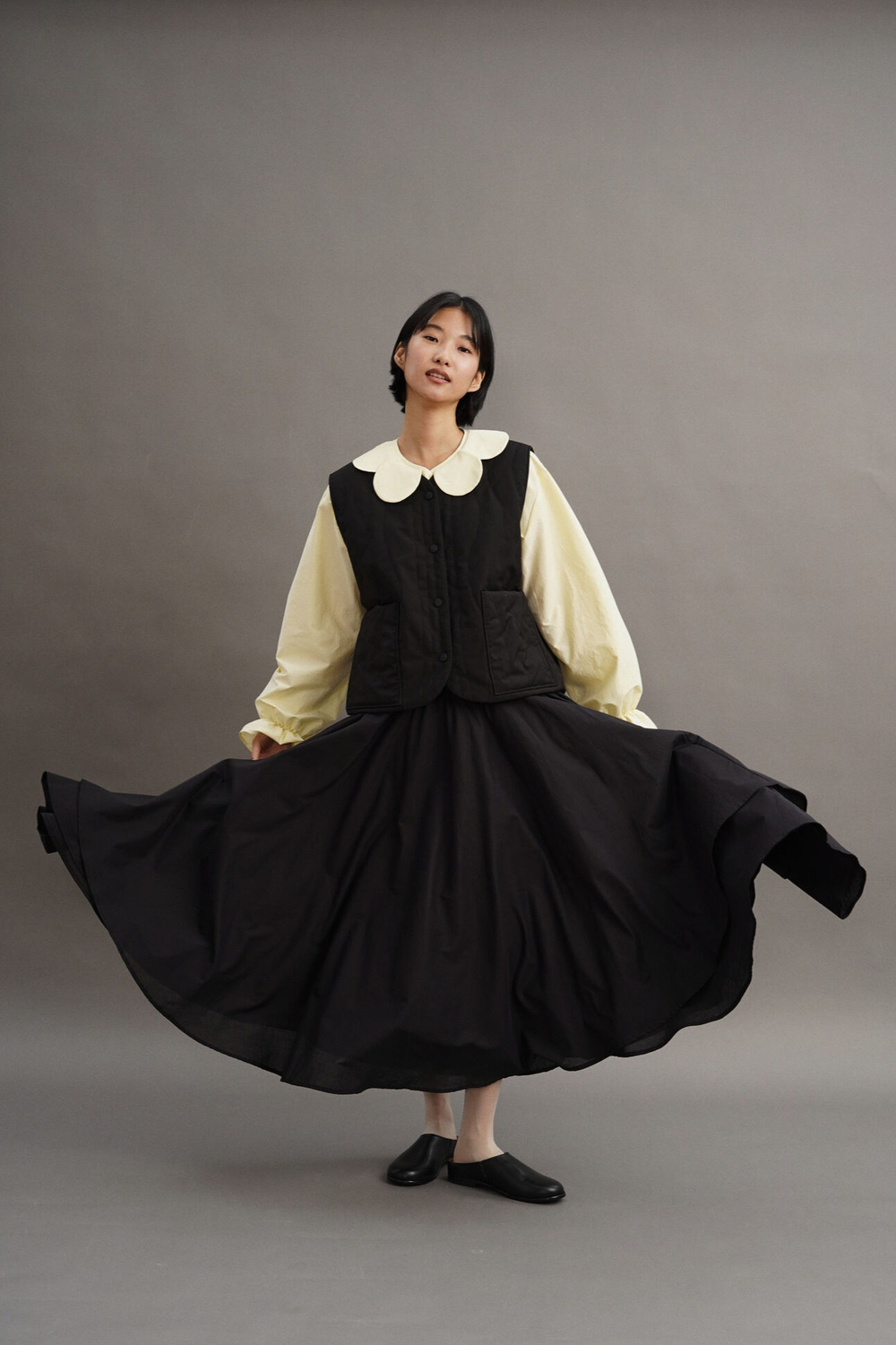 Юбка асимметричная двухслойная из черного батиста