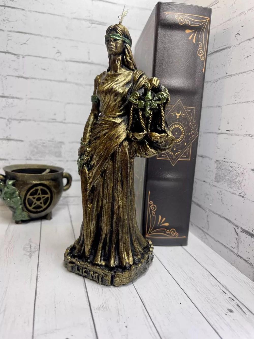 Свеча Фемида "Победа в суде"