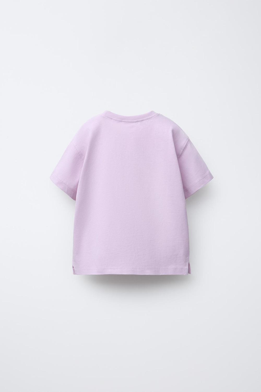 ZARA ФУТБОЛКА С КАРМАНОМ-СЕРДЦЕМ, СВЯЗАННЫМ КРЮЧКОМ, ЦВЕТ МАЛЬВЫ