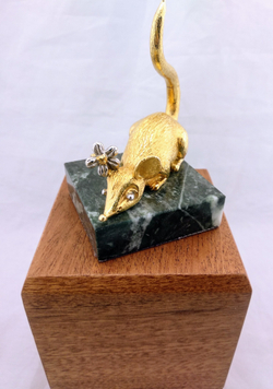 Статуэтка "Золотая мышь" (подставка для колец) малая