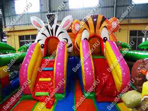 Коммерческий надувной батут "Зверята на радуге" 9*5*2.8 м, окна по бокам