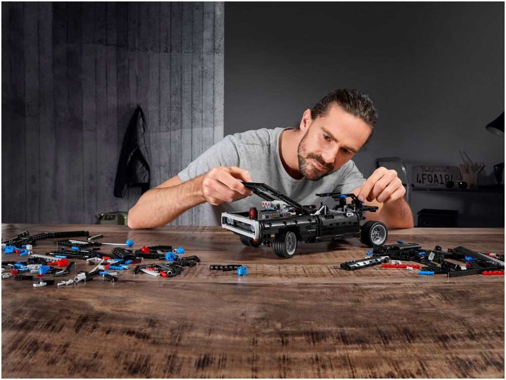 LEGO Technic 42111 Dodge Charger 42111 Layon.ru