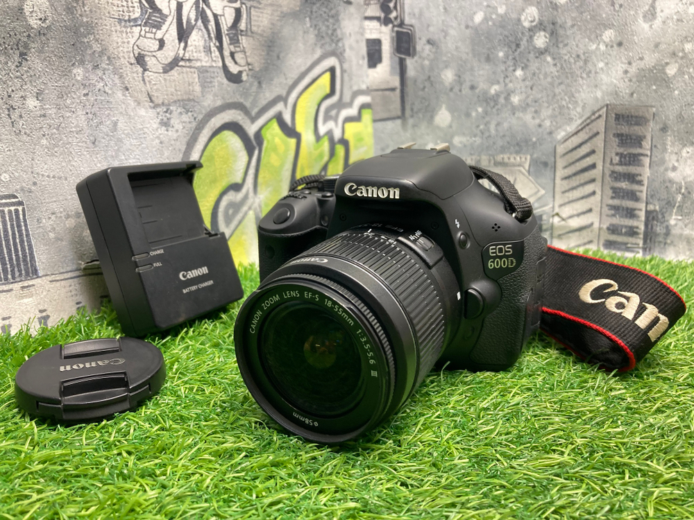 Canon 600D Kit 18-55mm 3.5-5.6 III 22.500 кадров
