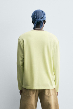 ZARA ЛЕГКАЯ ФУТБОЛКА С ВОРОТНИКОМ НА ПУГОВИЦАХ, ЛИНЯЛЫЙ ЗЕЛЕНЫЙ