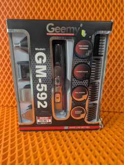 Триммер для бороды и усов GEEMY GM-592
