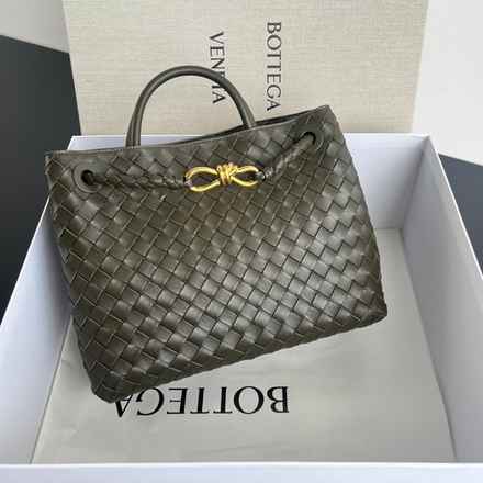 Bottega Veneta Medium Andiamo 32 cm