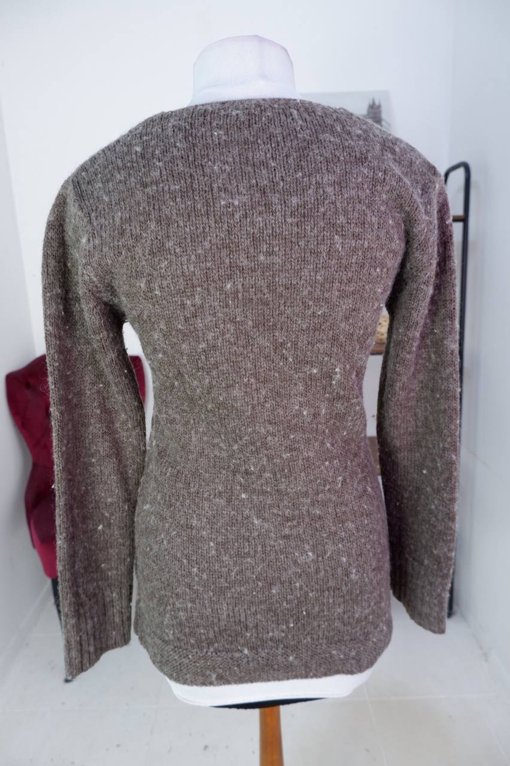 Свитер для практичного образа, маркировка S, визуально на 44 размер
