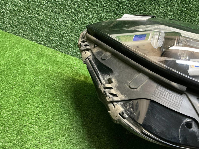 Фара правая Mercedes S W223 (20-нв) Digital Light