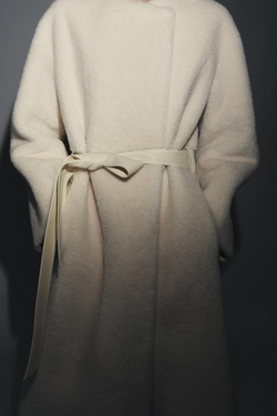 ZARA ПАЛЬТО ИЗ ИСКУССТВЕННОГО МЕХА — ZW COLLECTION LIMITED EDITION, КРЕМОВЫЙ