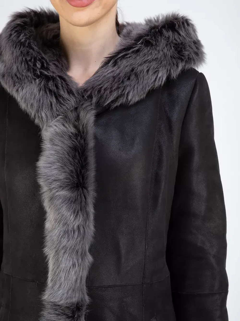 Дубленка зимняя натуральная с капюшоном длинная и теплая