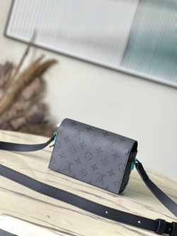 Louis Vuitton Steamer Wearable Wallet