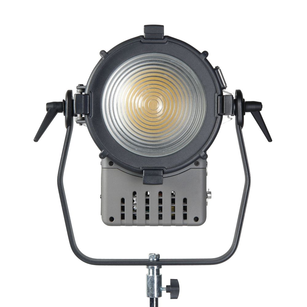 Светодиодный осветитель GreenBean Fresnel 300 LED X3 DMX