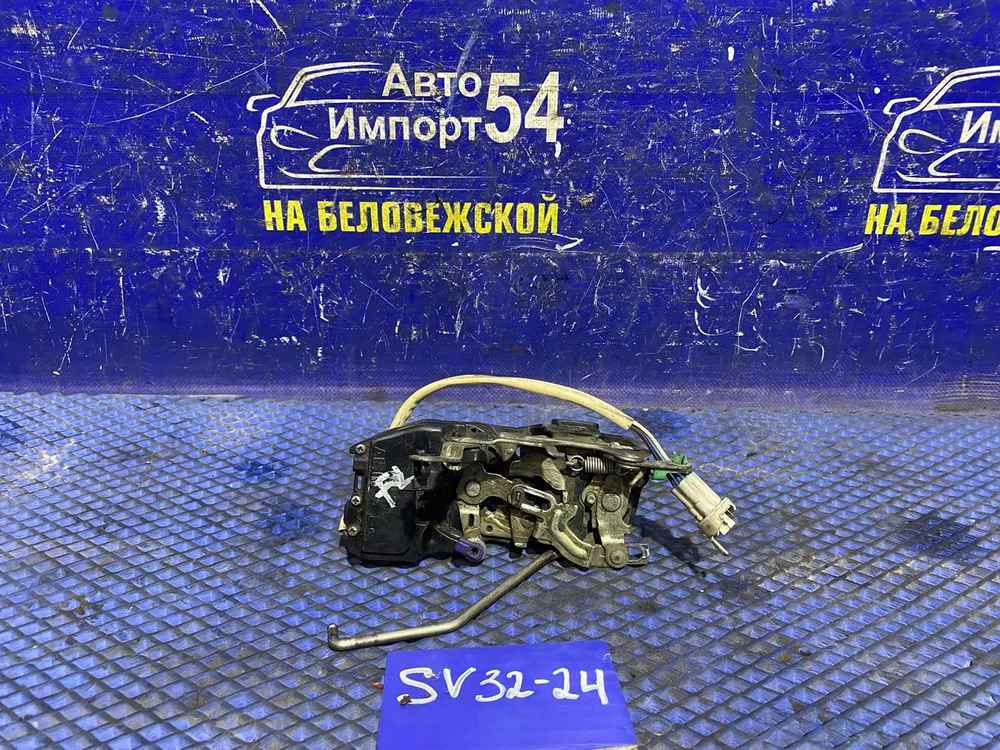 Замок двери передней левой TOYOTA CAMRY 1993