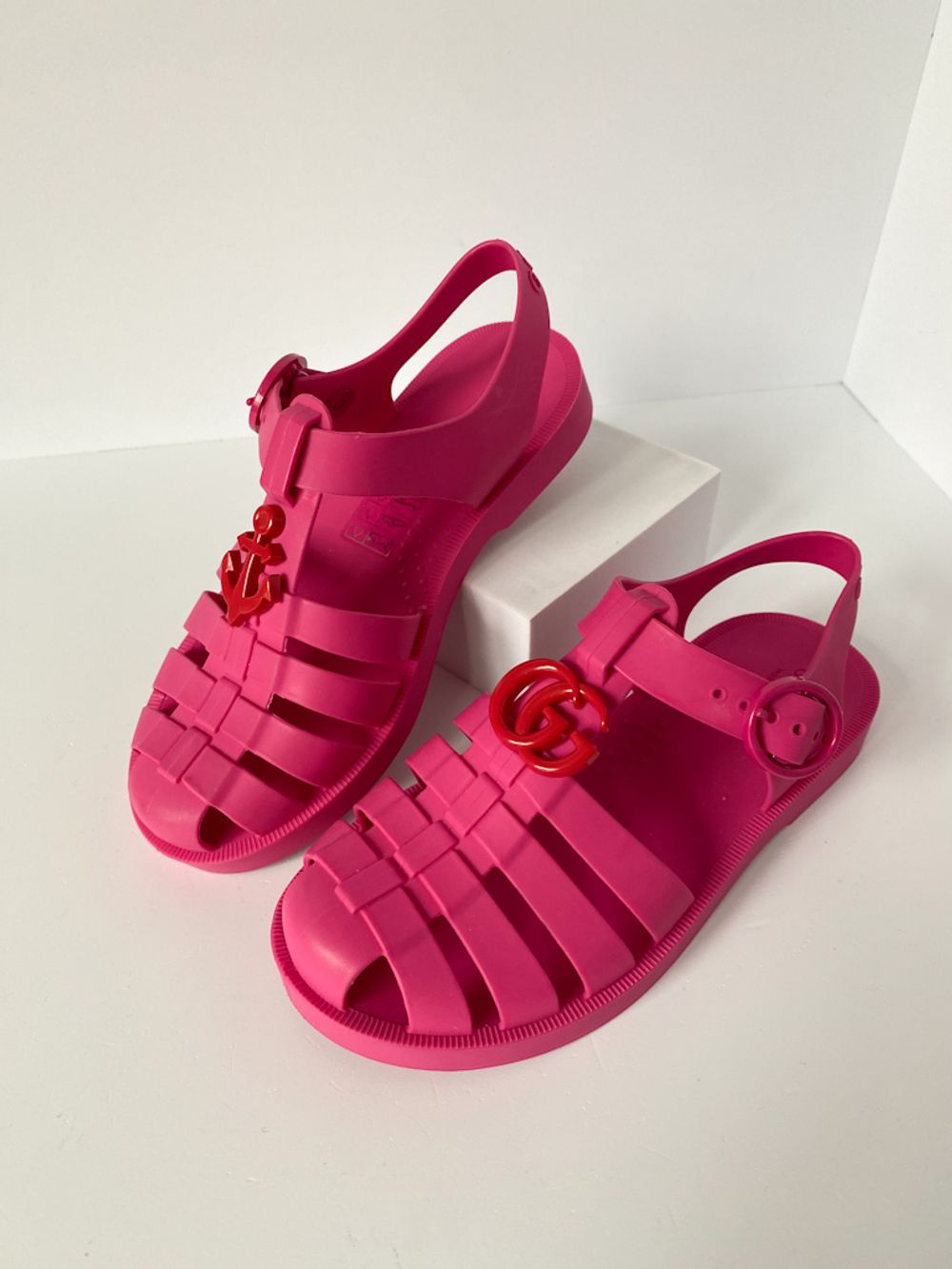 Новые резиновые сандалии Gucci, 28