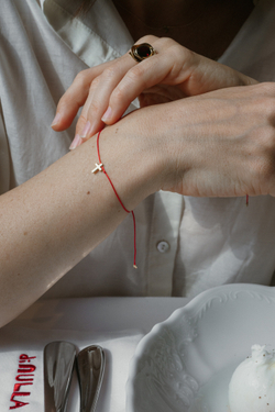 браслет «крестик» на красной нити