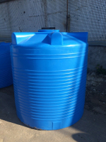 Ёмкость пластиковая пищевая Полимер-Групп V 2000 л. вертикальная (1380x1380x1550см;46,7кг;синий) - арт.559023