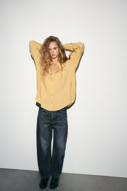 ZARA РУБАШКА OVERSIZE СТРУЯЩЕГОСЯ ПОКРОЯ, ЯИЧНО-ЖЕЛТЫЙ