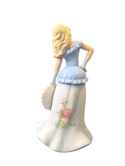 Фарфоровая статуэтка "Элизабет с водяными лилиями" Enesco