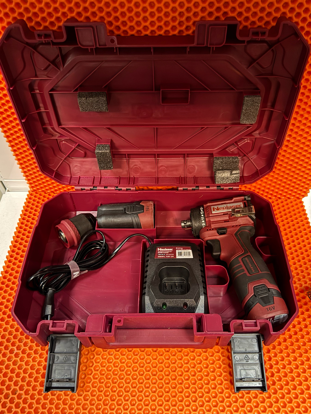 Дрель-шуруповерт ncdb -50-16-bs