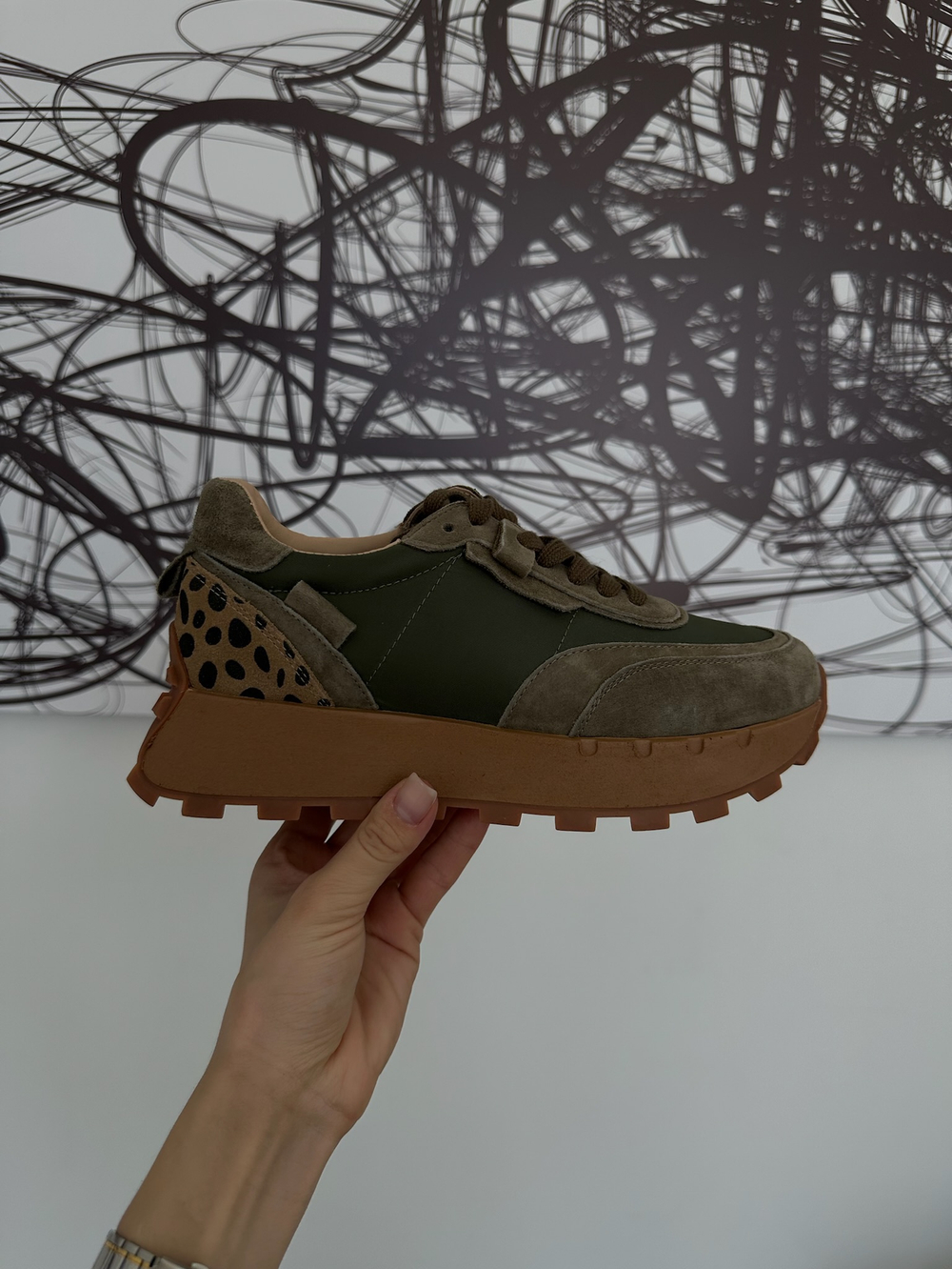 Кроссовки из натуральной замши