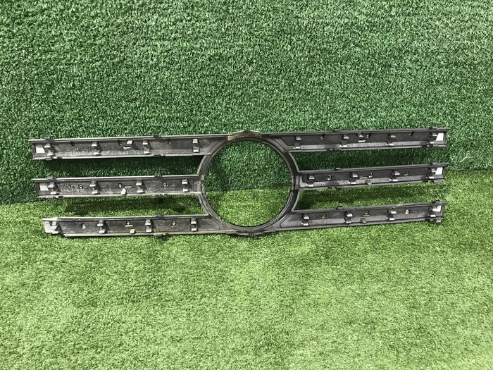 Накладка решетки радиатора Mercedes G w463 (2008-2015)