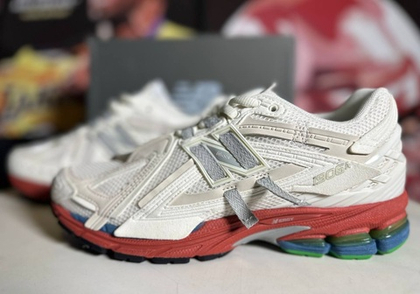 New Balance 1906A Sea Salt Astro Dust