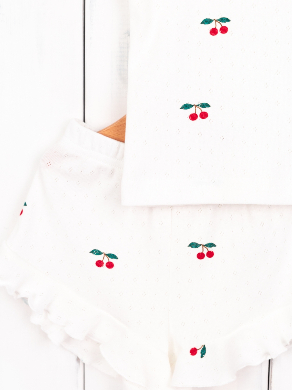 Пижама с шортиками Вишенки