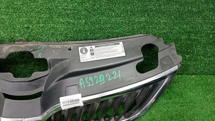 Решетка радиатора Skoda Rapid 1 (2012-2020)