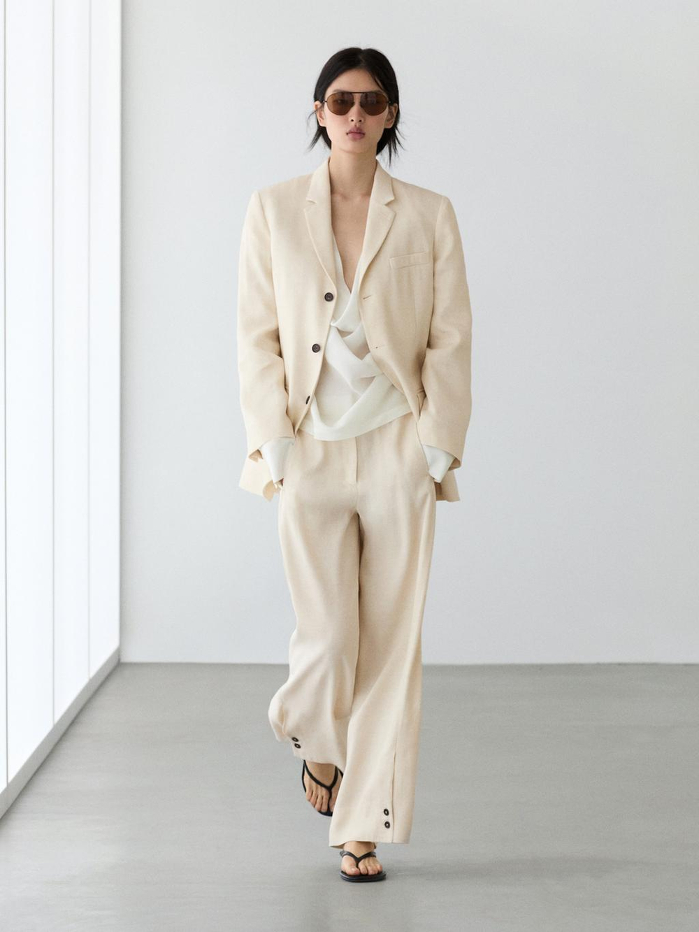 Massimo Dutti Брюки от костюма из смесовой льняной ткани с пуговицами, кремовый