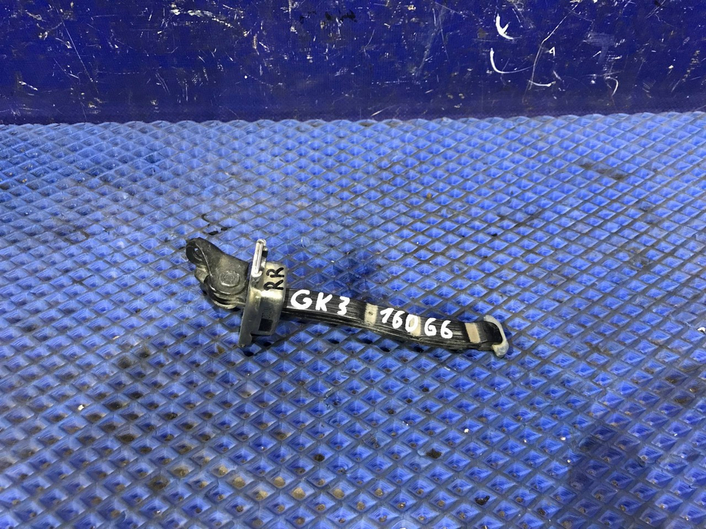 Ограничитель двери задней правой Honda FIT 2013-2017