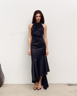 Платье с открытой спиной и асимметричным  подолом