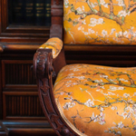 Кресло с львами