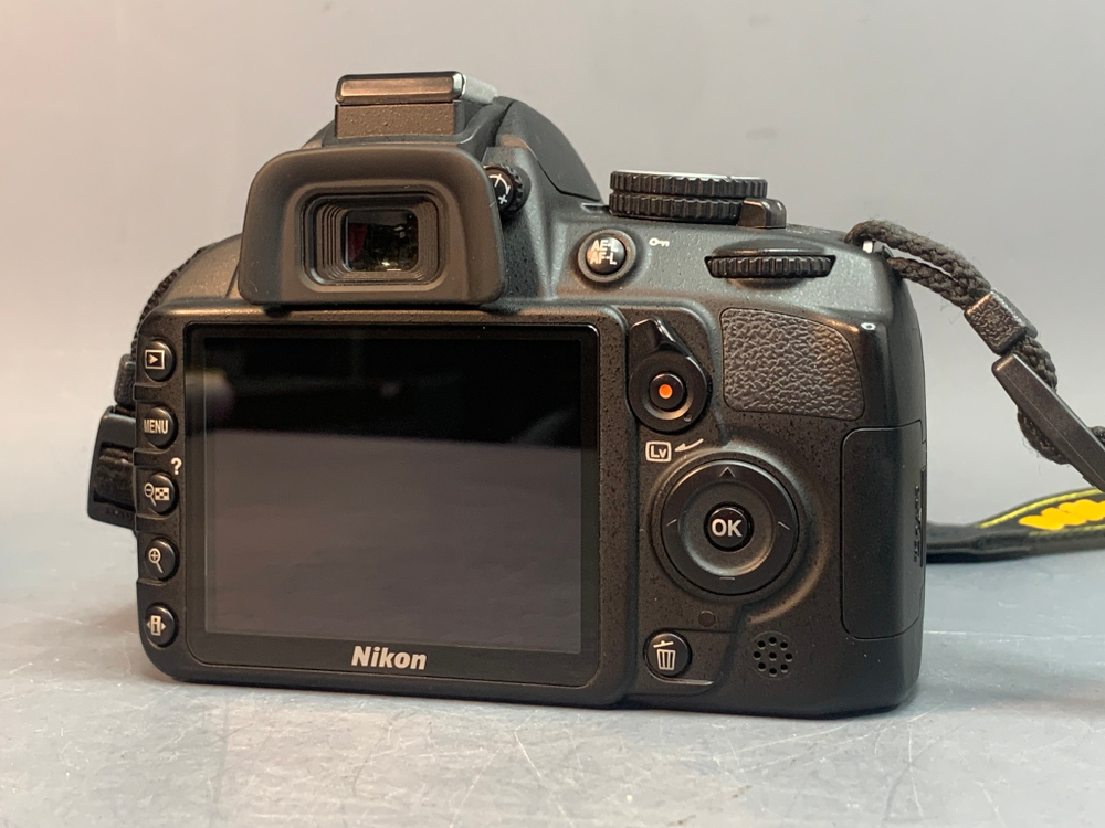 Nikon D3100 Body 6426 кадров полоса на экране