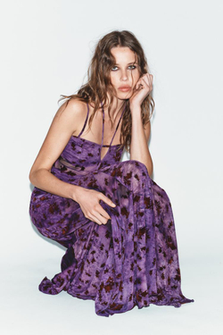 ZARA ДЛИННОЕ ПЛАТЬЕ ИЗ ПОЛУПРОЗРАЧНОЙ ТКАНИ С БАРХАТИСТЫМИ ДЕТАЛЯМИ, ЛИЛОВЫЙ