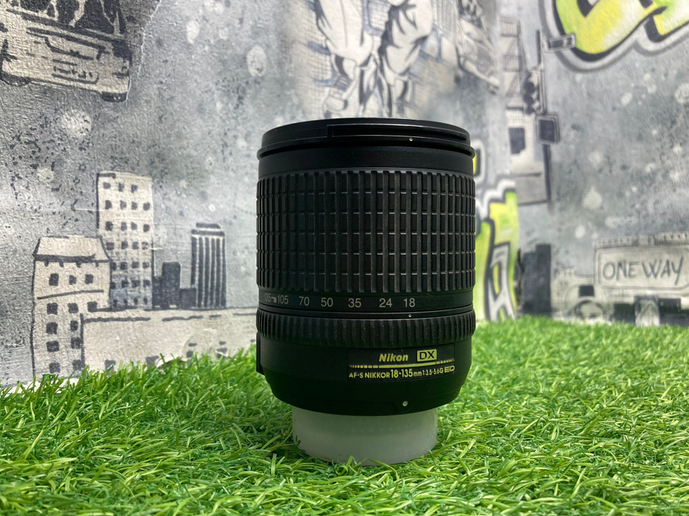 Nikon 18-135mm 3.5-5.6 ED-IF AF-S DX
