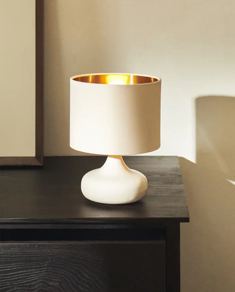 ZARA HOME МАЛЕНЬКАЯ НАСТОЛЬНАЯ ЛАМПА С КЕРАМИЧЕСКИМ ОСНОВАНИЕМ