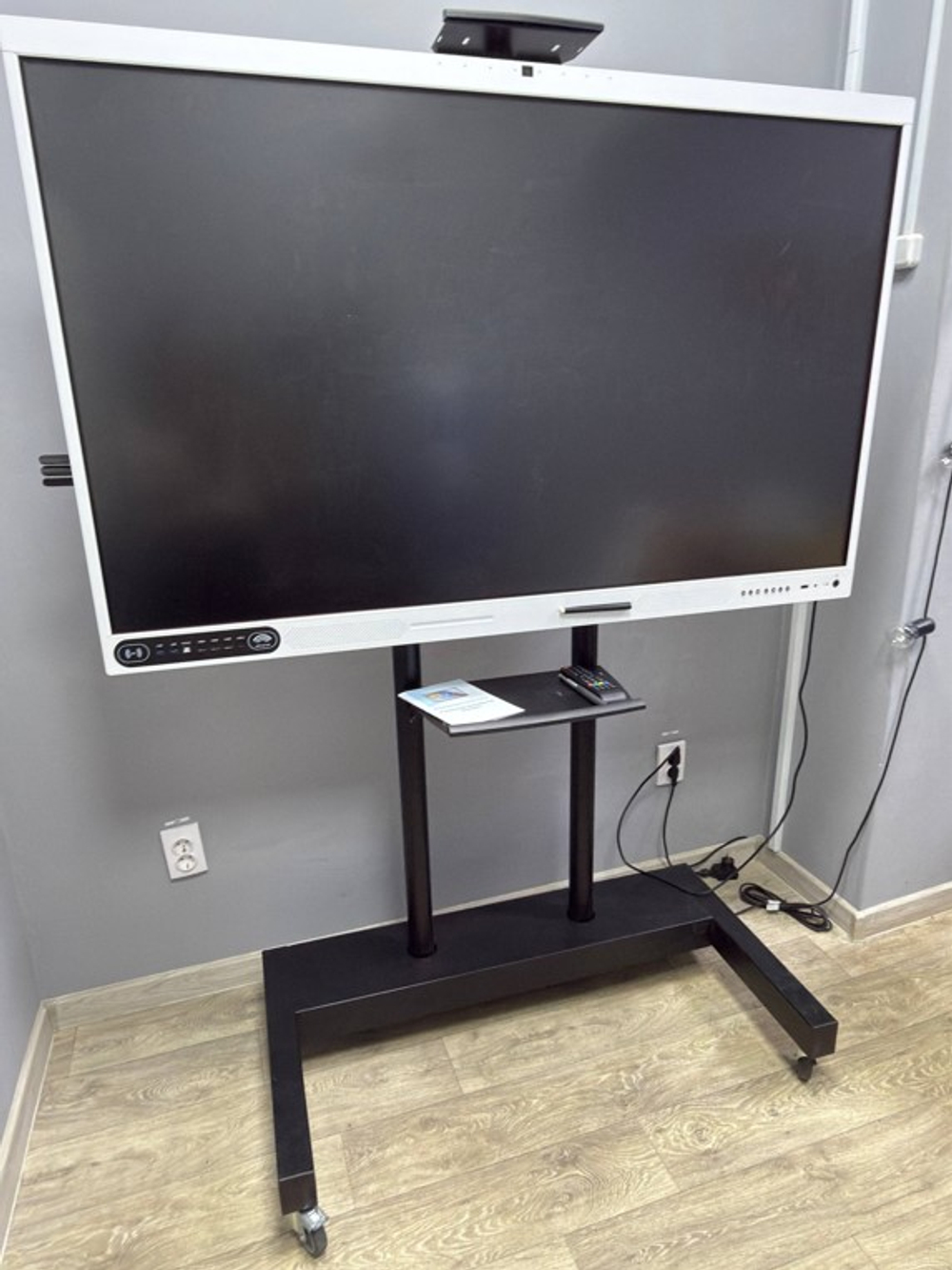 Интерактивная панель TechnoBoard HV-65 White