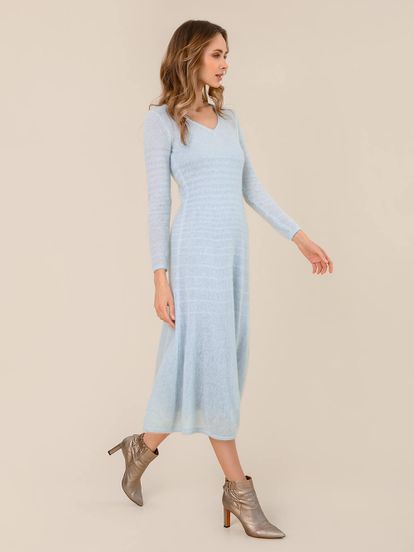Женское платье синего цвета из мохера - фото 2