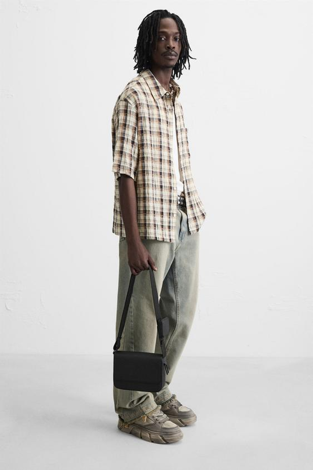 ZARA ПРОРЕЗИНЕННАЯ СУМКА ИЗ РЕЛЬЕФНОЙ ТКАНИ С ПЛЕЧЕВЫМ РЕМНЕМ, ЧЕРНЫЙ