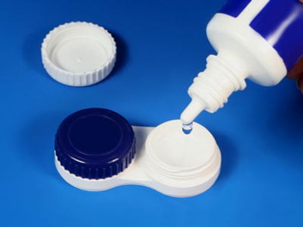 Отложения на контактных линзах: виды, риски и методы борьбы.