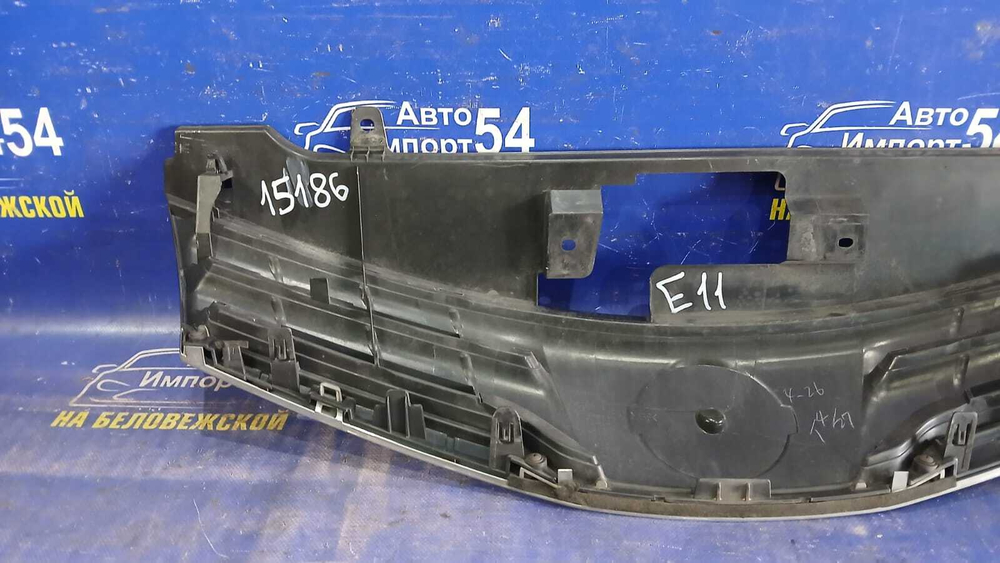 Решетка радиатора NISSAN NOTE 2008-2012