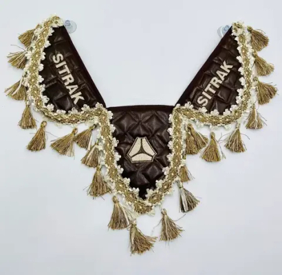 Вымпел тройной Sitrak (экокожа, коричневый с бежевой вышивкой)