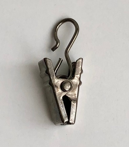 Зажим "крокодильчик" металл для колец кованых карнизов, цвет оникс (черный никель)