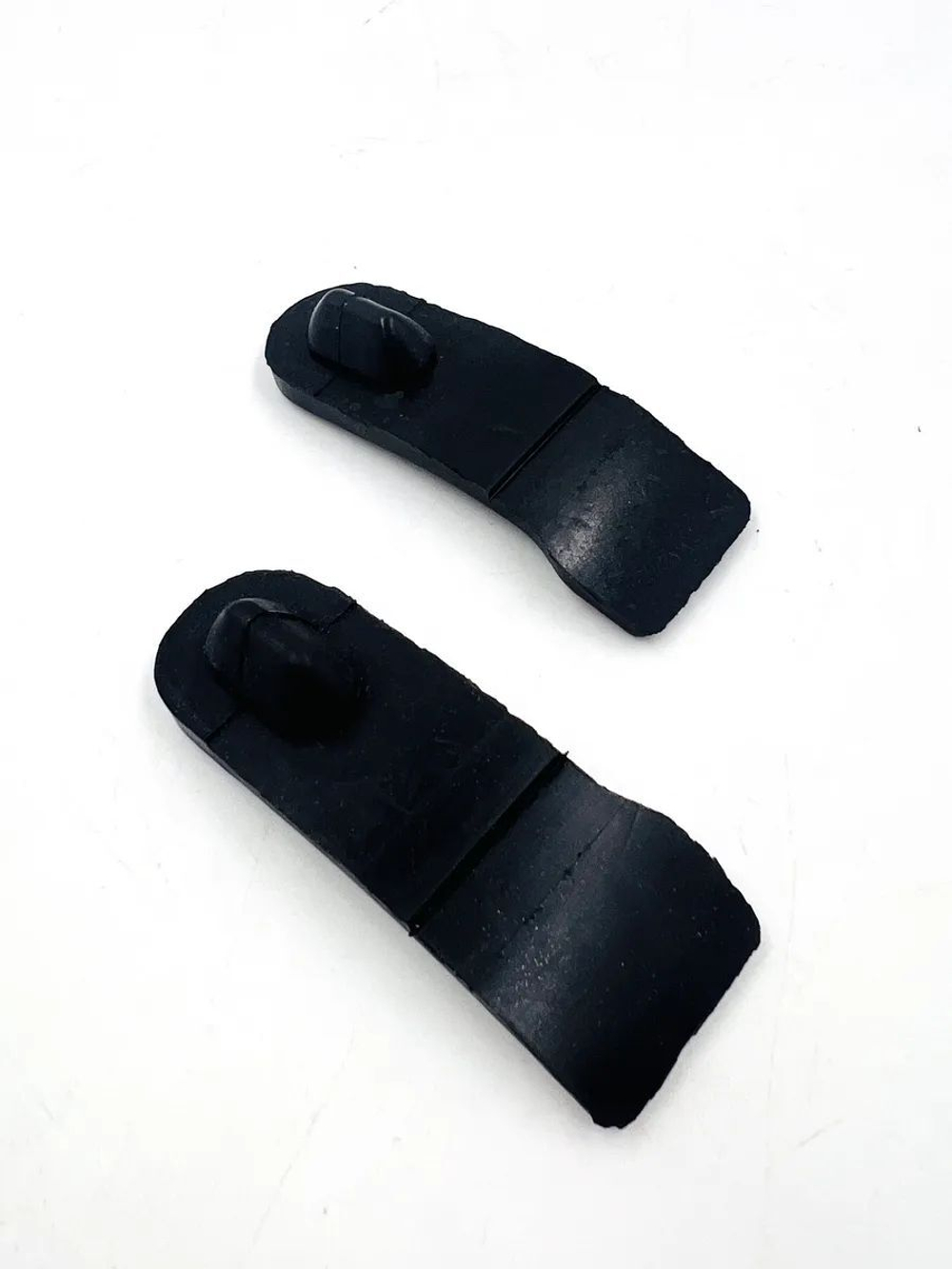 Отбойник капота ВАЗ 2121 Нива комплект 2 шт