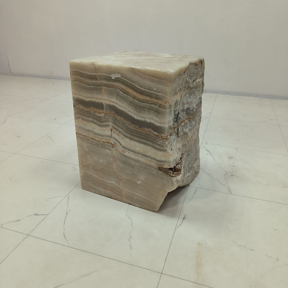 Стол из оникса 65583  (45*32*45) 0195