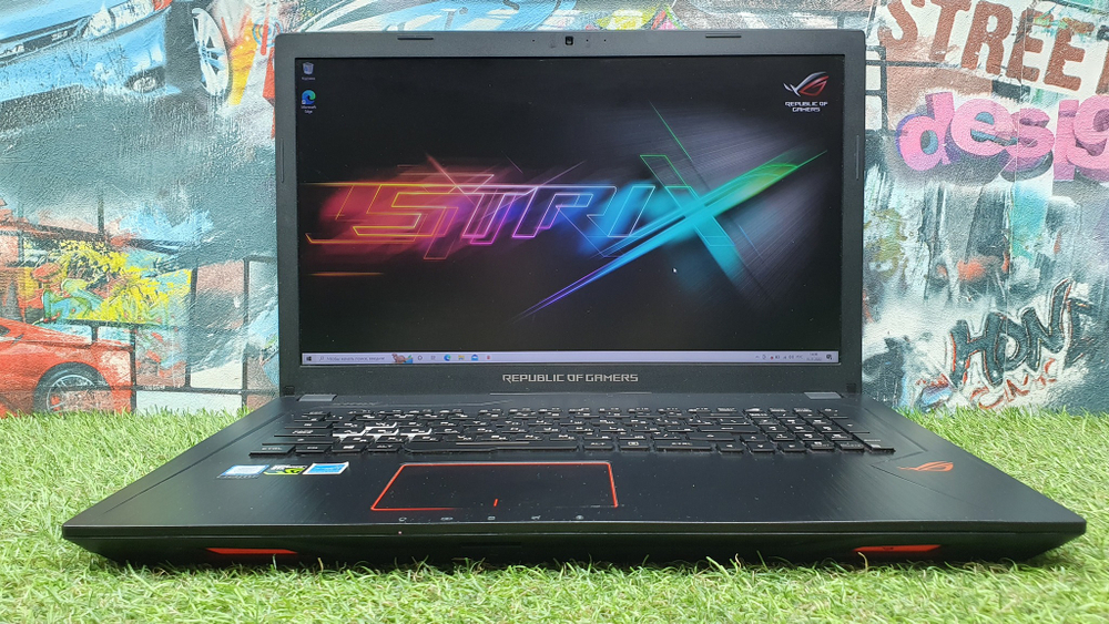 Игровой 17" ASUS i7-7/8 Gb/GTX 1050 Ti 4 Gb/FHD