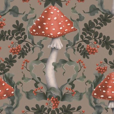 Мухоморы и веточки рябины